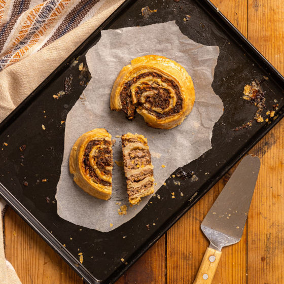 Beef & Cheddar and Horseradish Roulade (2 x 200g)