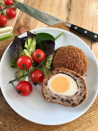 Lunch For 10 Guns Hamper